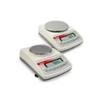 Puolalainen analyyttisten vaakojen, laboratoriokorujen ja apteekin valmistaja 04 Puola